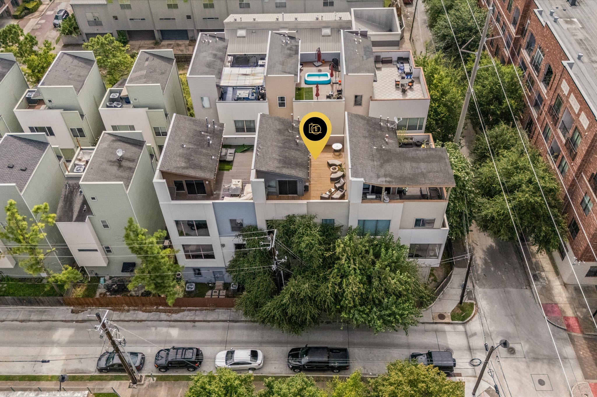 730 Ruthven Street Houston, TX 77019 - Photo 31 of 36 an aerial view of residential houses with outdoor space