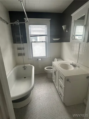 $1,700 | 155 Colvin Avenue, Buffalo, NY 14216