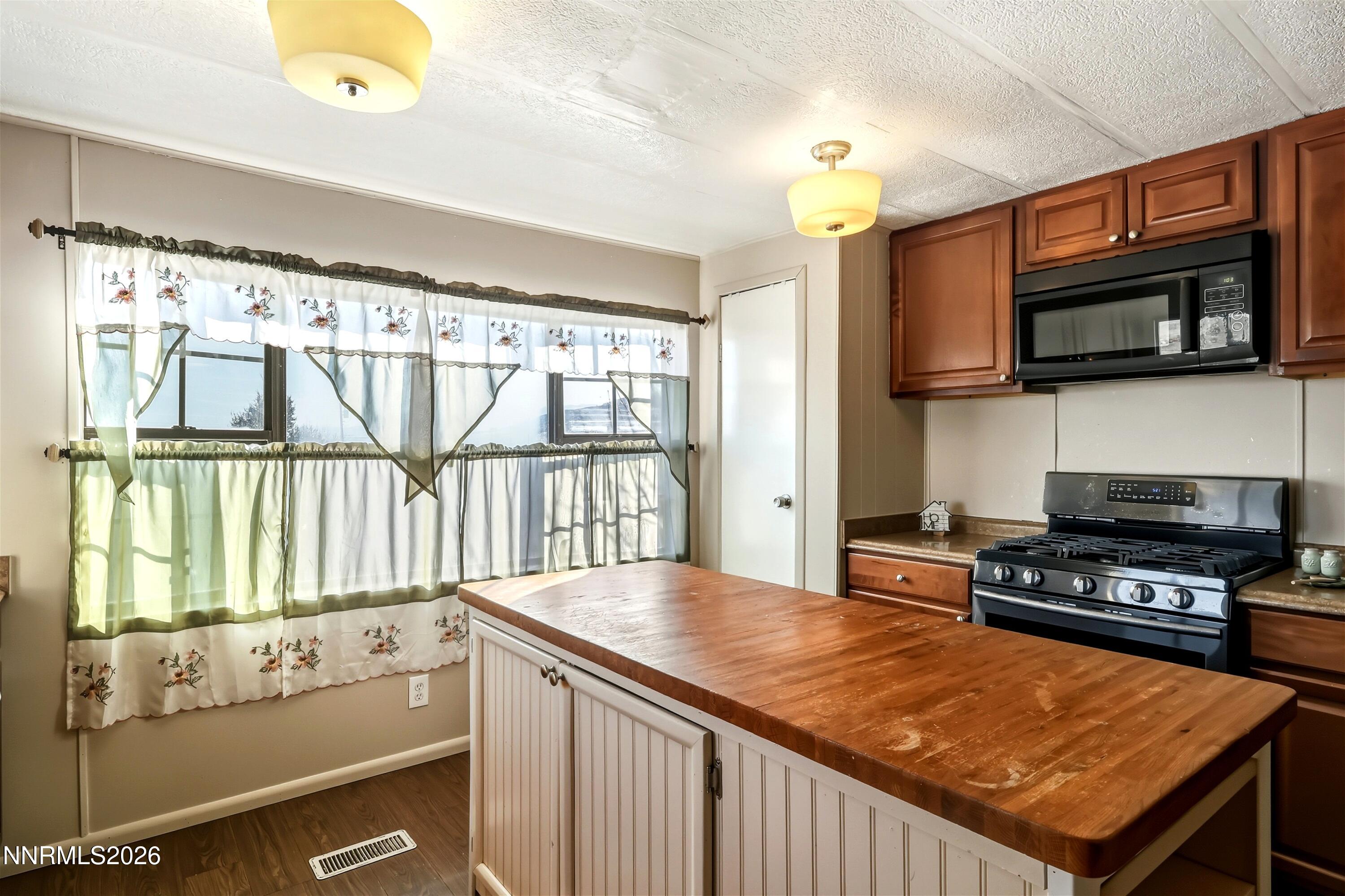 135 Staci Way Sun Valley, NV 89433 - Photo 25 of 41 43677038-e801-4fd1-8889-61e0775bc77e