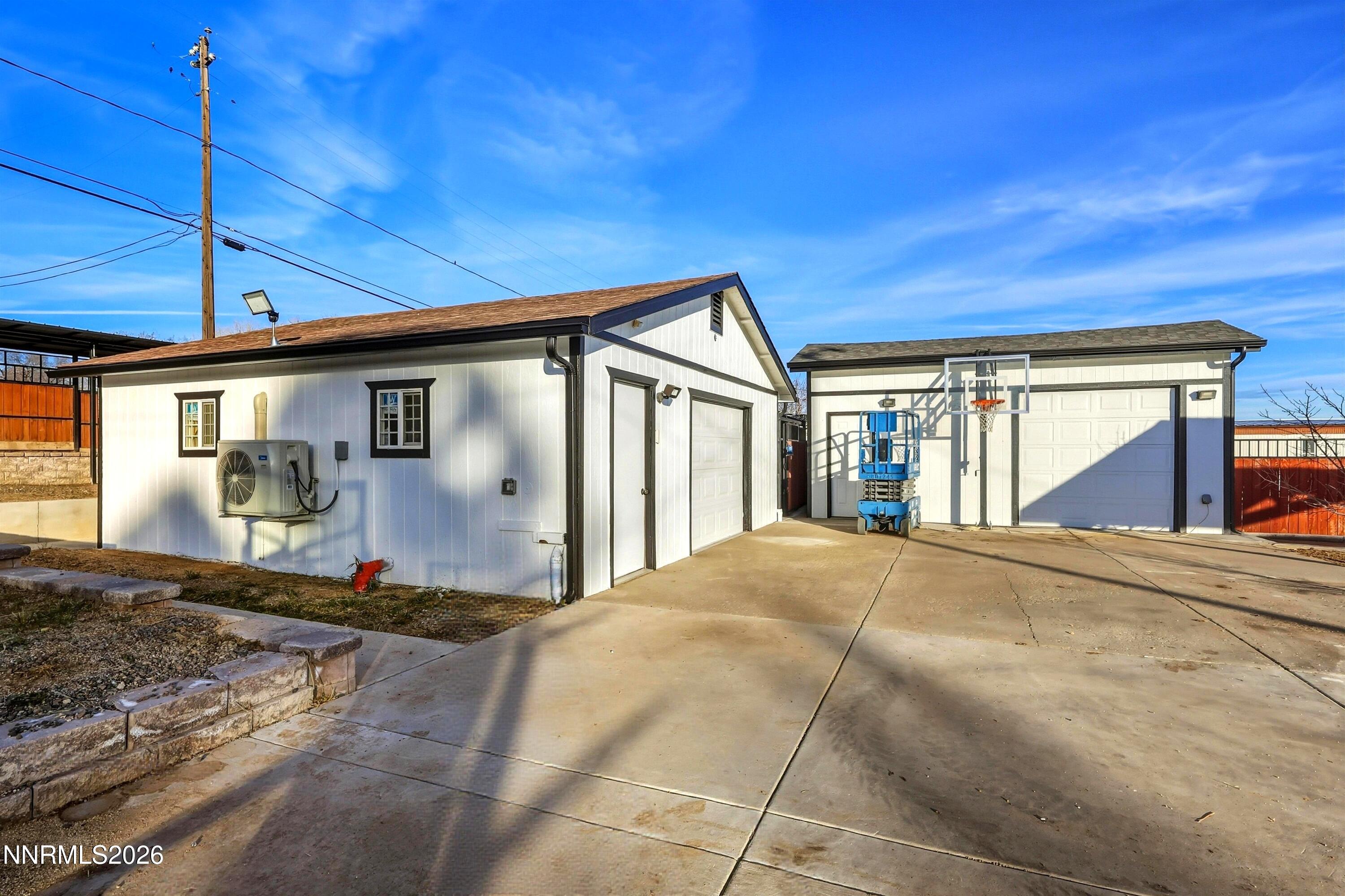 135 Staci Way Sun Valley, NV 89433 - Photo 3 of 41 1fd63296-31ca-4a1a-b2bc-e679e48ec53b