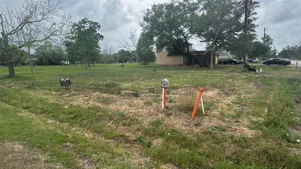 $60,000 | 2517 29th Street, Dickinson, TX 77539