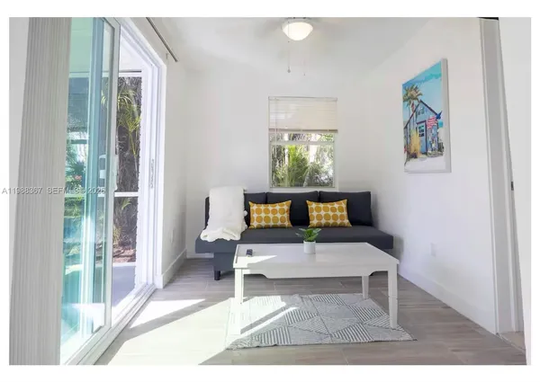 $1,800 | 501 North 24th Avenue, Unit 3, Hollywood, FL 33020