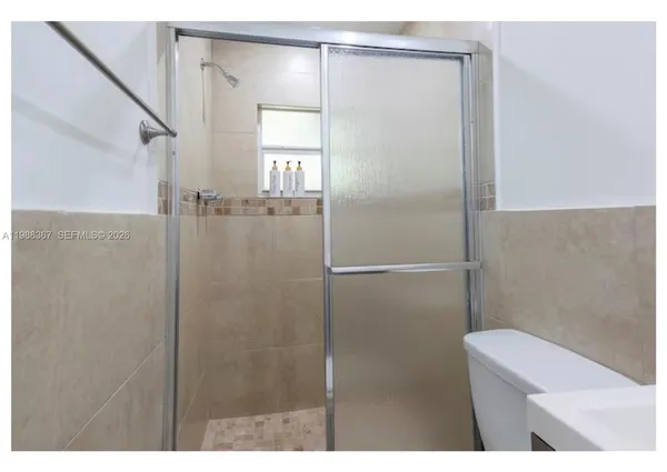 $1,800 | 501 North 24th Avenue, Unit 3, Hollywood, FL 33020