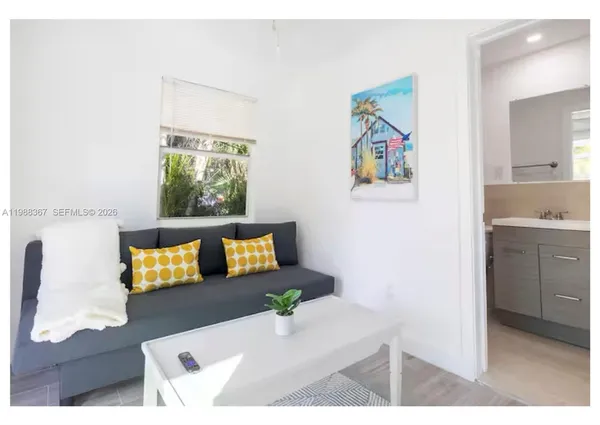 $1,800 | 501 North 24th Avenue, Unit 3, Hollywood, FL 33020