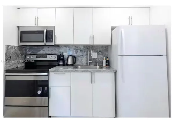 $1,800 | 501 North 24th Avenue, Unit 3, Hollywood, FL 33020