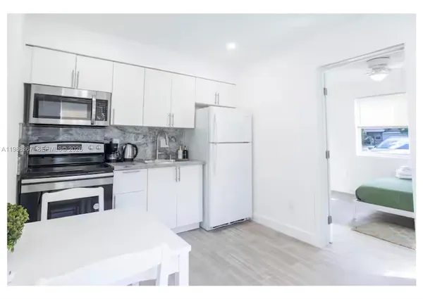 $1,800 | 501 North 24th Avenue, Unit 3, Hollywood, FL 33020