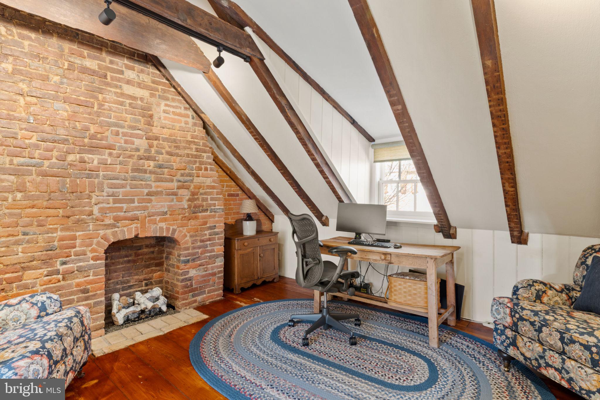228 Spruce Street Philadelphia, PA 19106 - Photo 30 of 36 a view of hall way with furniture and rug