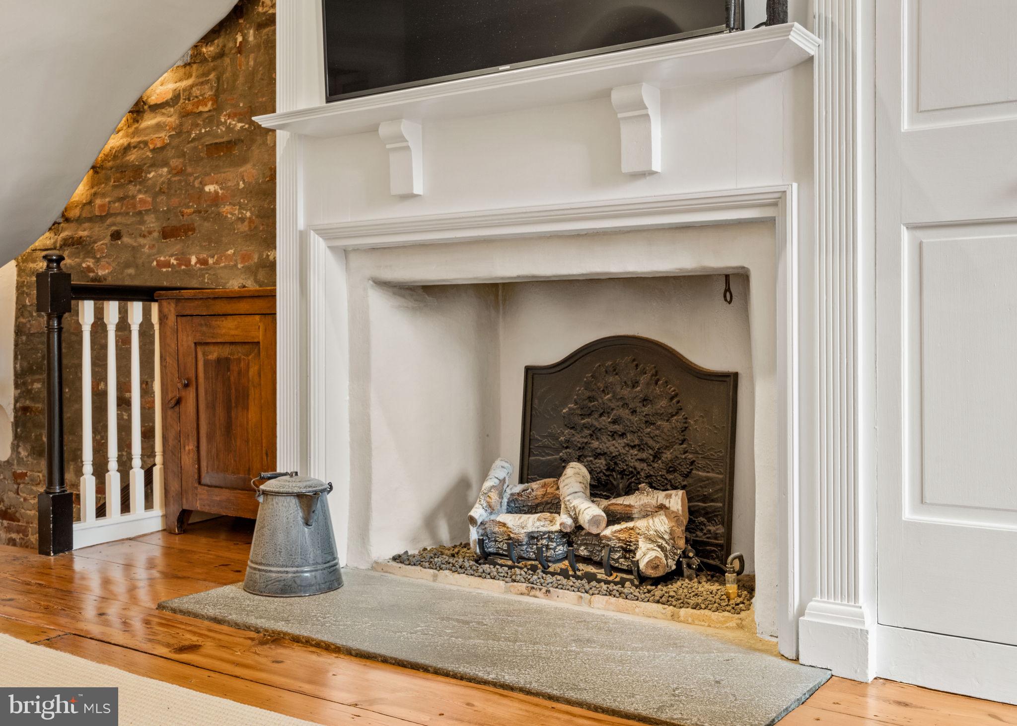 228 Spruce Street Philadelphia, PA 19106 - Photo 8 of 36 a view of front door of house