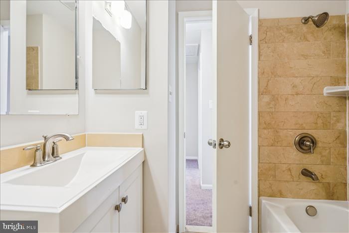 7904 Forest Path Way Springfield, VA 22153 - Photo 6 of 19