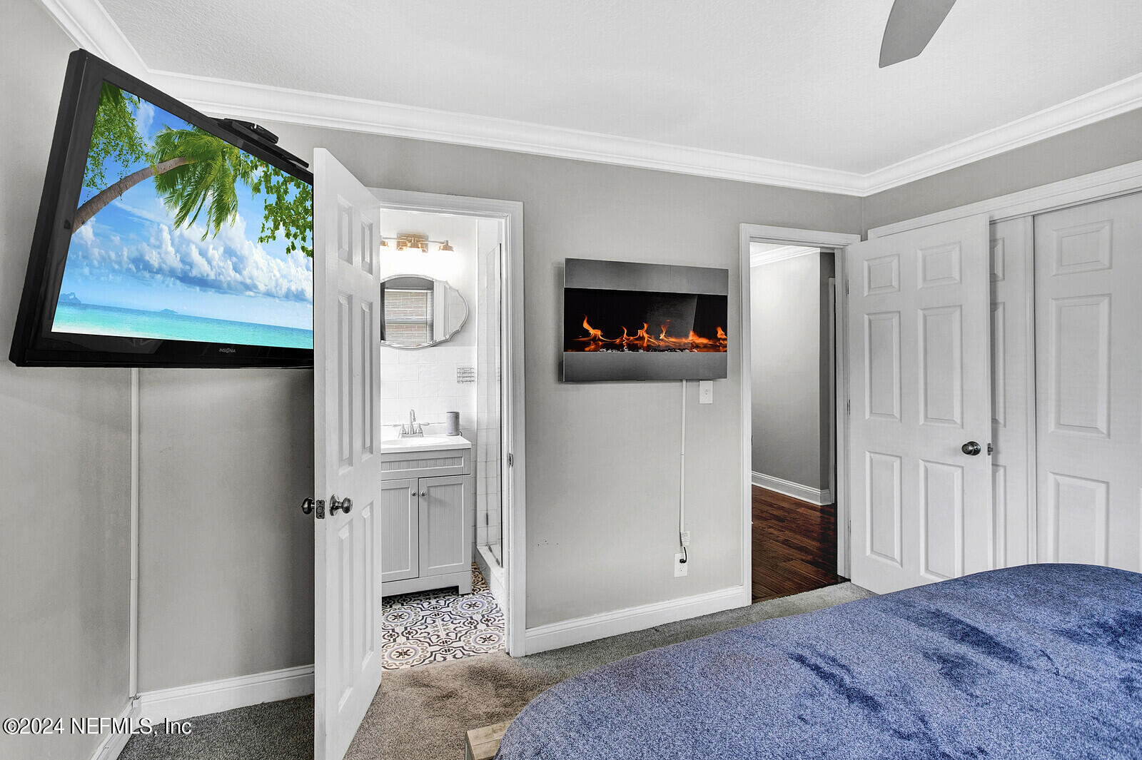 2907 Ribault Scenic Drive Jacksonville, FL 32208 - Photo 27 of 49 a view of a hallway with wooden floor and closet