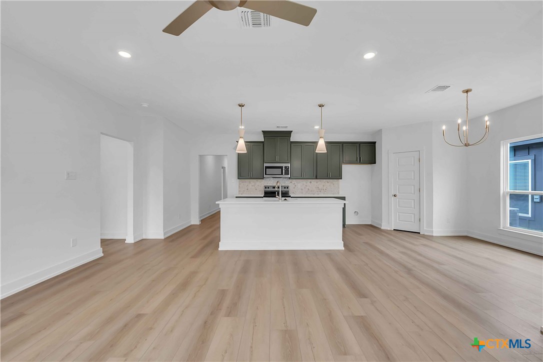 2912 Wolf Rdg Lane Temple, TX 76501 - Photo 7 of 16 Please note: These interior photos are not of the actual home but are from a previously completed home with a similar floor plan. Finishes, features, and layout may vary.*