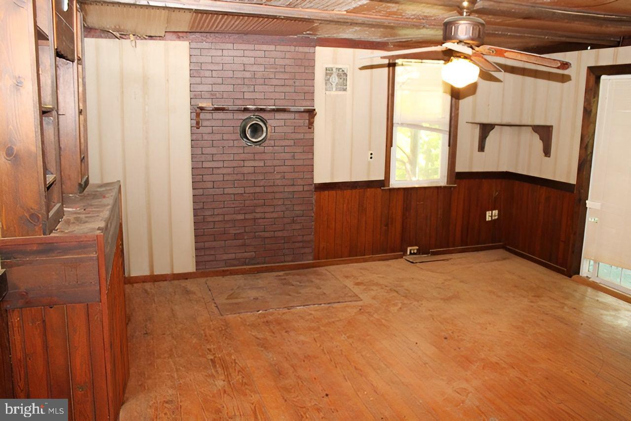 3886 Falling Spring Road Chambersburg, PA 17202 - Photo 5 of 22 Living Room