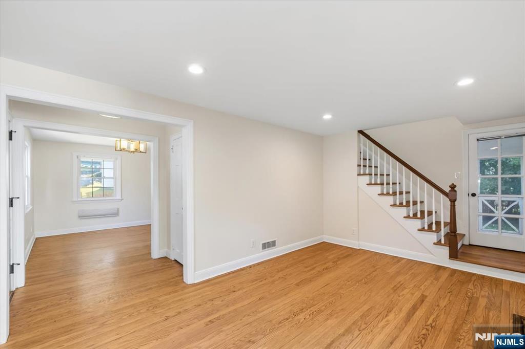 694 Northumberland Road Teaneck, NJ 07666 - Photo 7 of 29 Gallery Image 7