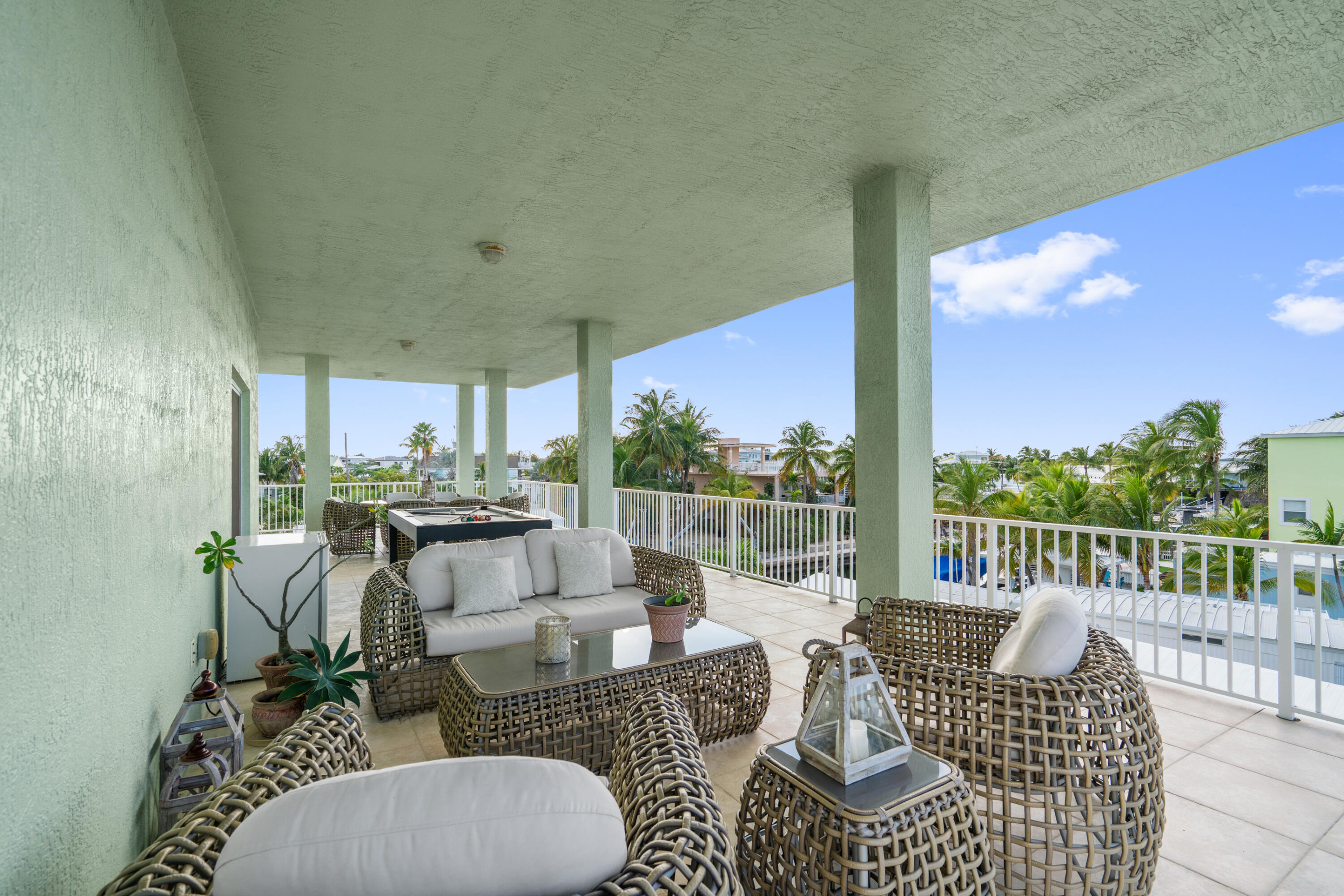 1305 Calder Road Key Largo, FL 33037 - Photo 37 of 57 3rd Floor Entertainment Area