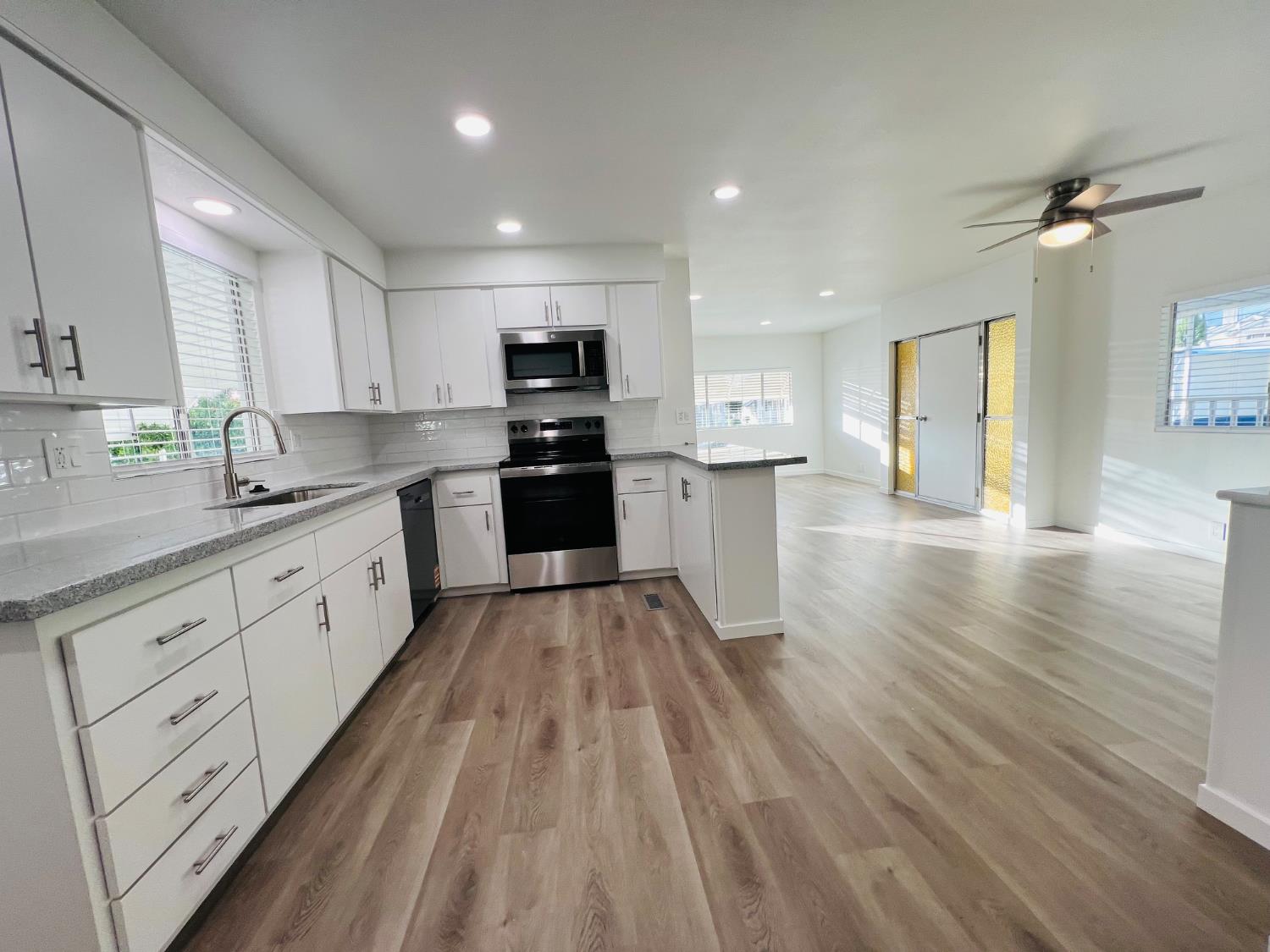 2307 Oakdale Road, Unit 32 Modesto, CA 95355 - Photo 4 of 19