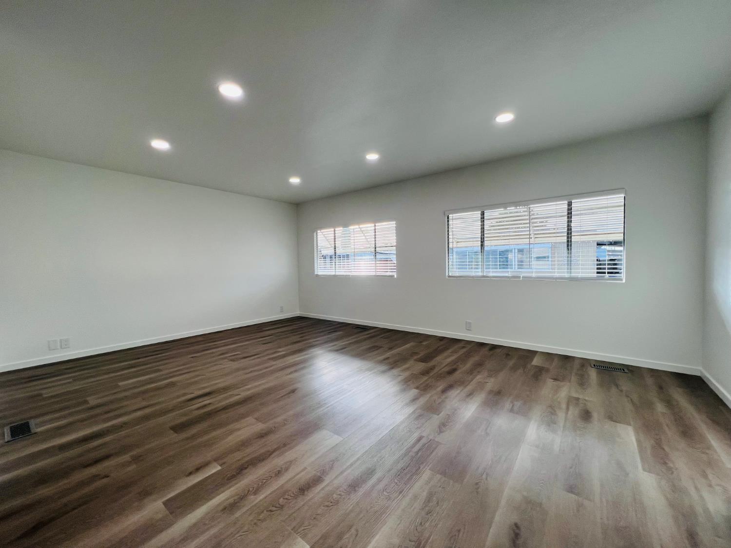 2307 Oakdale Road, Unit 32 Modesto, CA 95355 - Photo 5 of 19