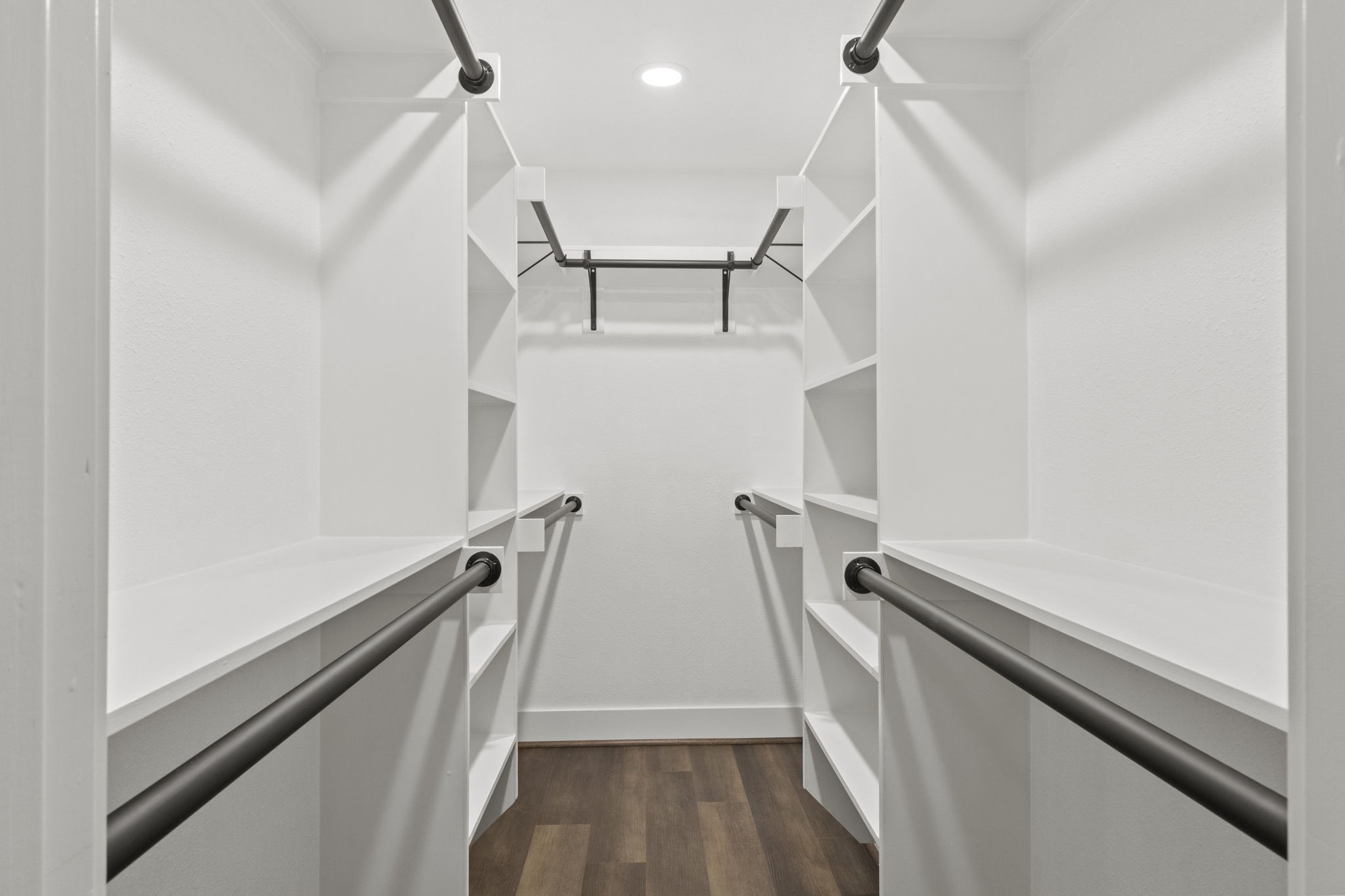 2357 Neyland Road Silsbee, TX 77656 - Photo 19 of 38 Primary walk in closet