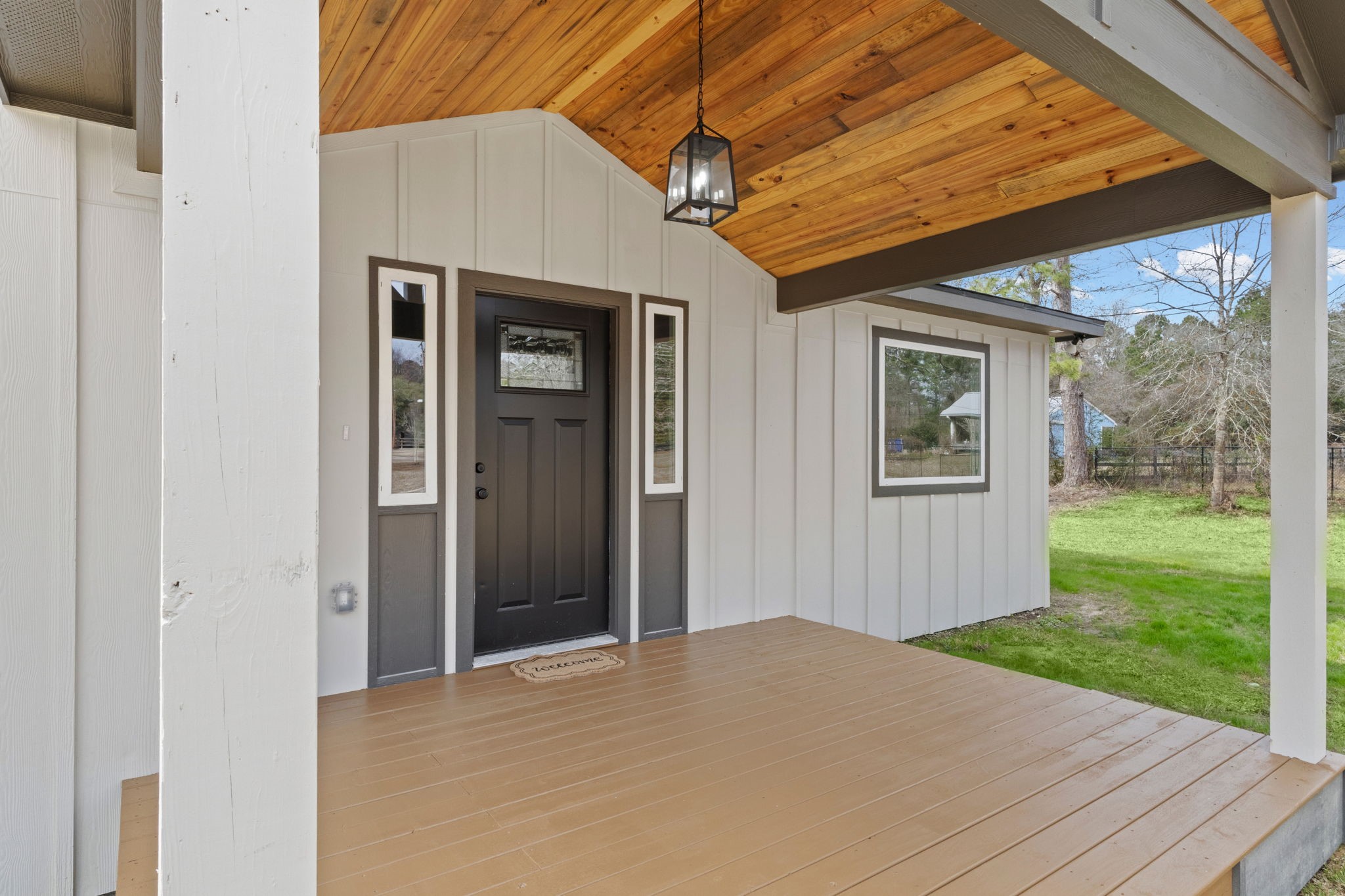 2357 Neyland Road Silsbee, TX 77656 - Photo 2 of 38 Welcoming Front Porch