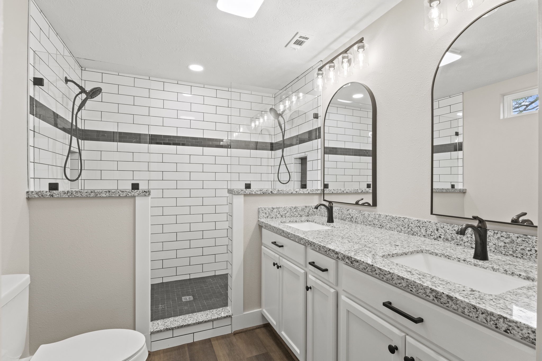 2357 Neyland Road Silsbee, TX 77656 - Photo 21 of 38 Primary bathroom with double sinks