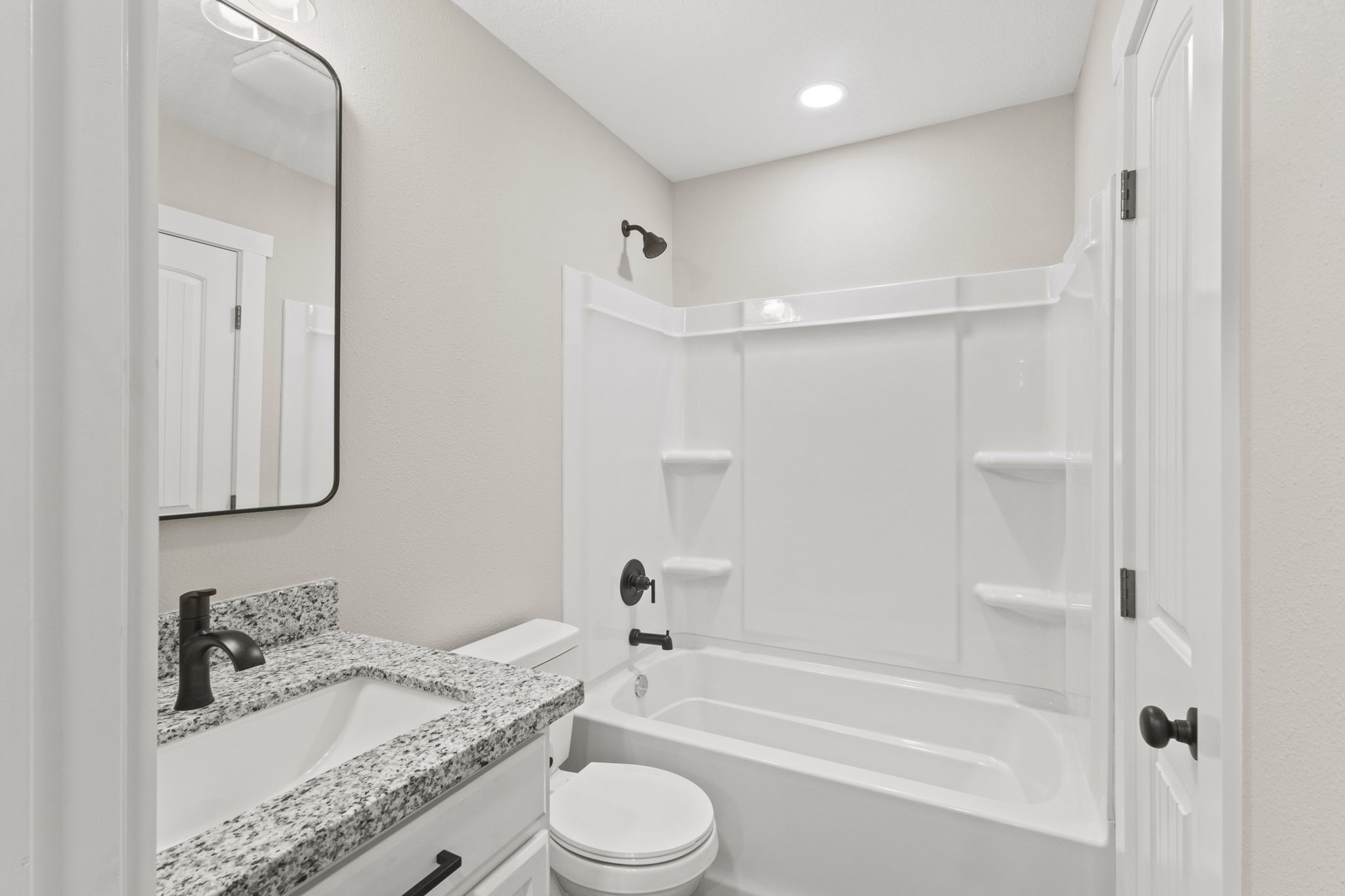 2357 Neyland Road Silsbee, TX 77656 - Photo 23 of 38 Bathroom