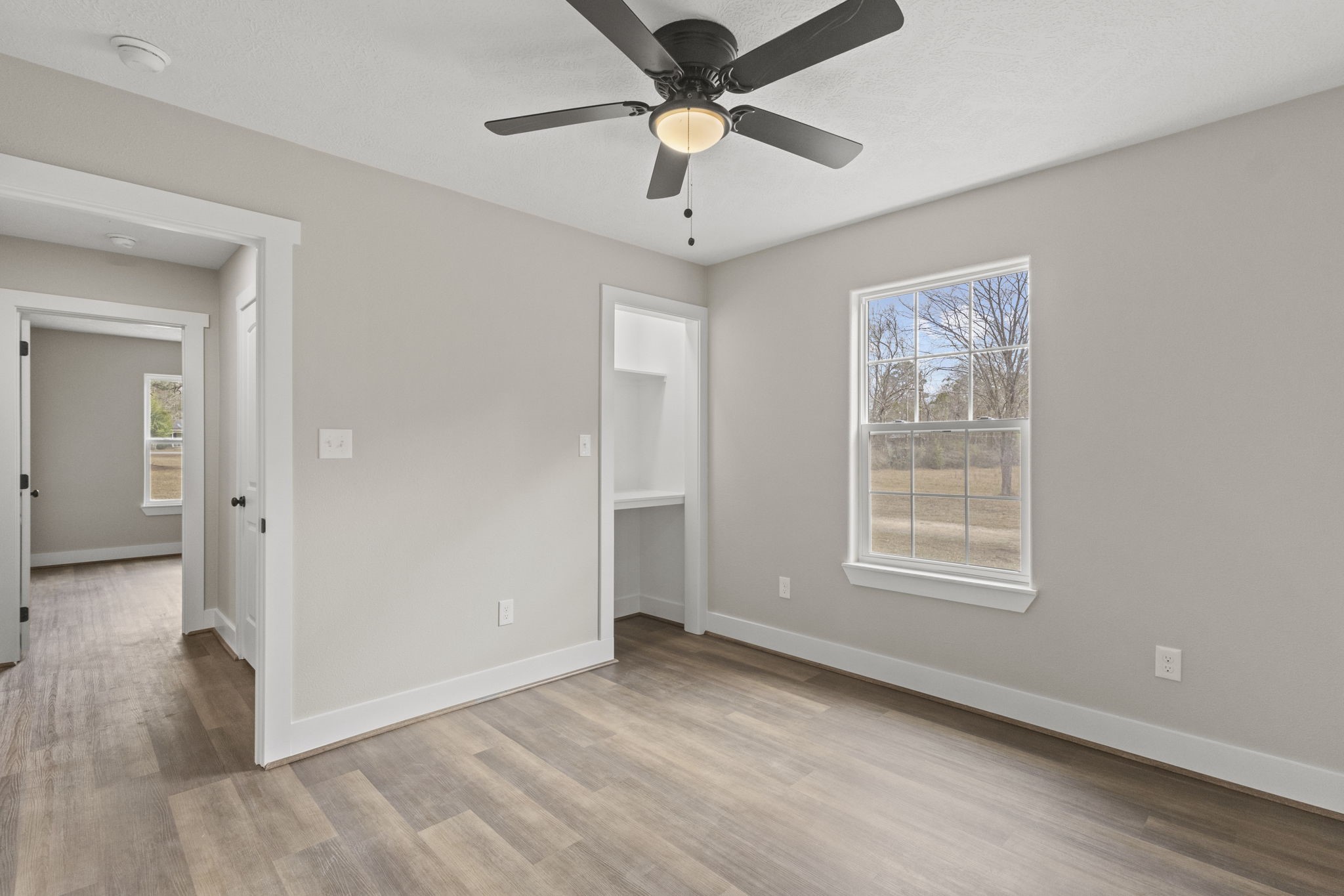 2357 Neyland Road Silsbee, TX 77656 - Photo 26 of 38 Built-in desk in bedroom 2