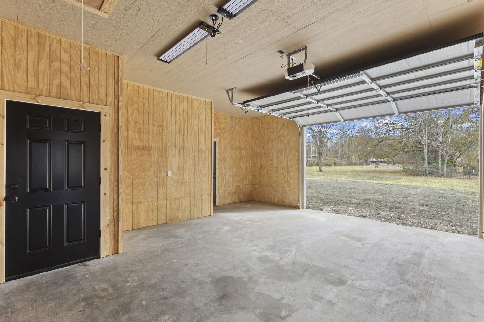 2357 Neyland Road Silsbee, TX 77656 - Photo 31 of 38 Garage