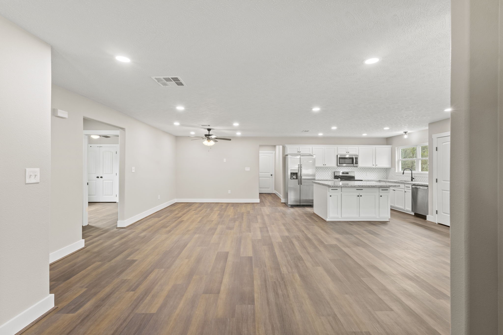 2357 Neyland Road Silsbee, TX 77656 - Photo 8 of 38 Front Door View