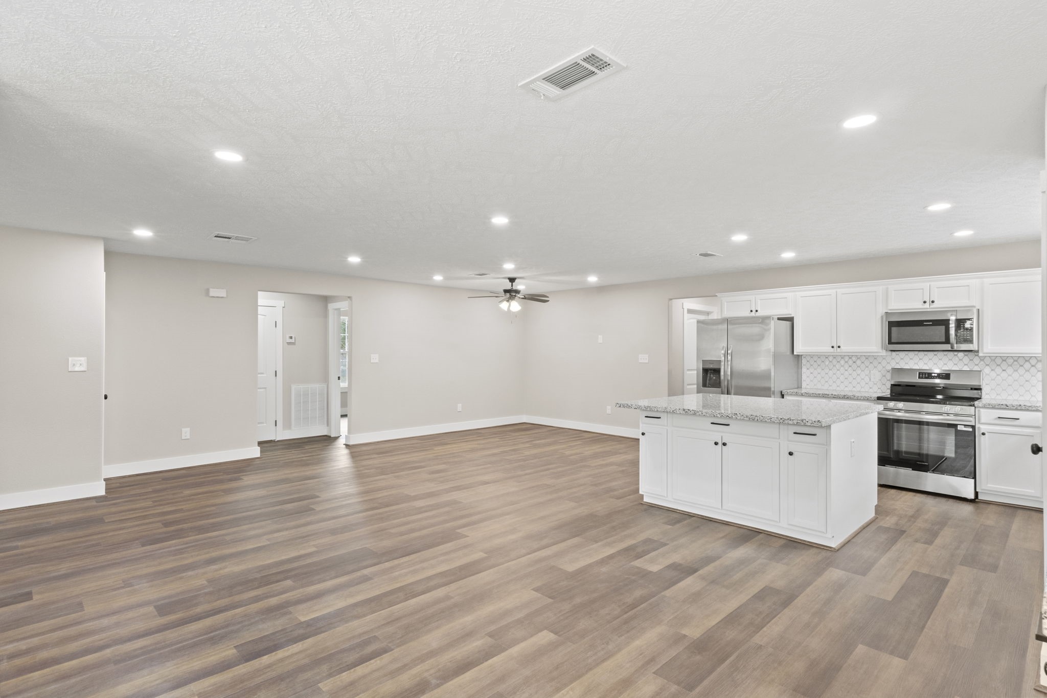 2357 Neyland Road Silsbee, TX 77656 - Photo 10 of 38 Open Layout