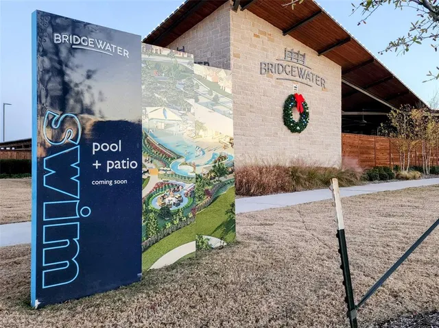 a sign that is on the side of the road