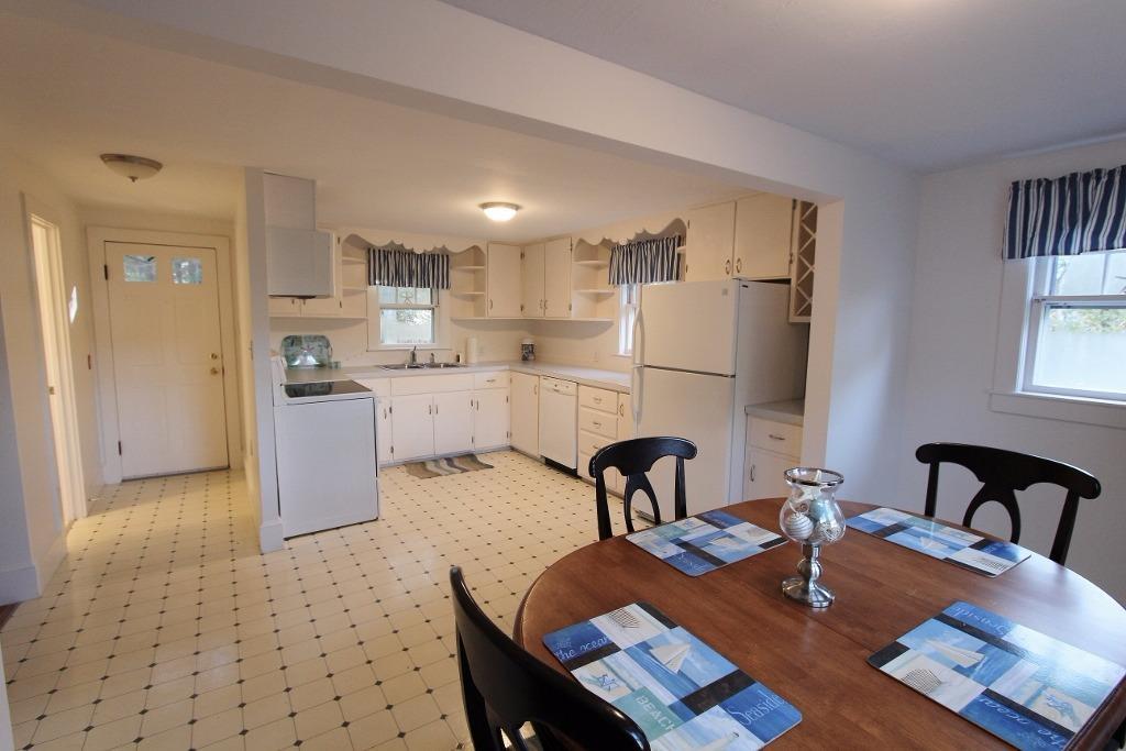 466 Old Mill Road Osterville, MA 02655 - Photo 19 of 35 Dining/Kitchen