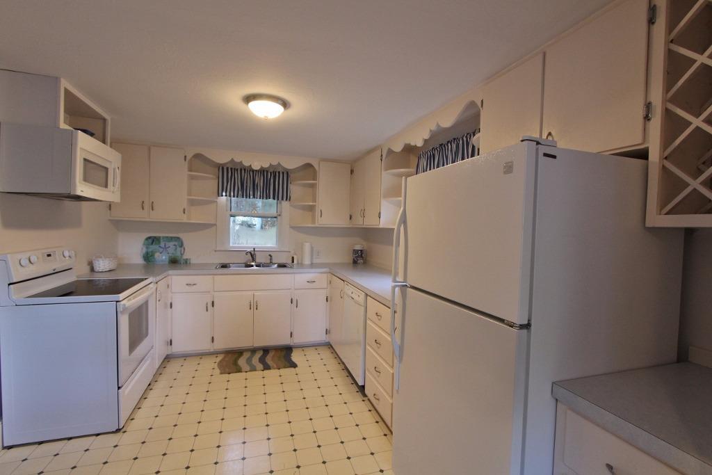 466 Old Mill Road Osterville, MA 02655 - Photo 9 of 35 Kitchen