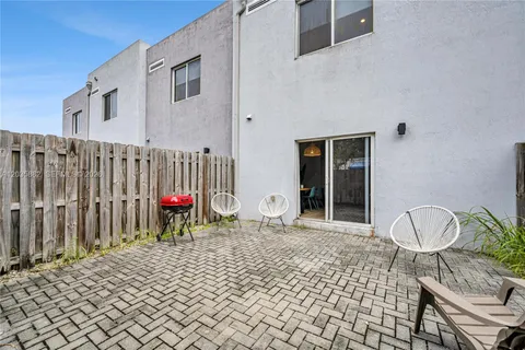 $3,500 | 171 Northwest 158th Street, Unit 1, Miami, FL 33169
