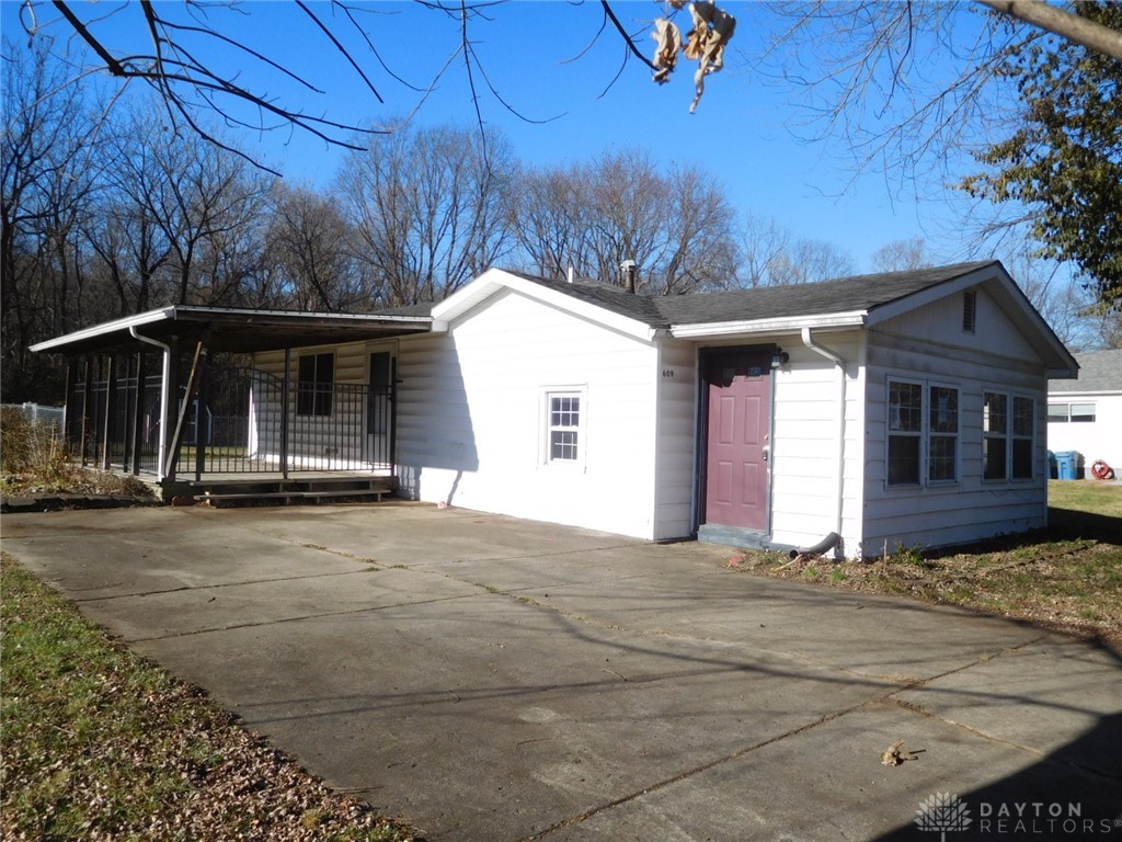 609 Blue Bell Road Dayton, OH 45431 - Photo 1 of 16 Gallery Image 1