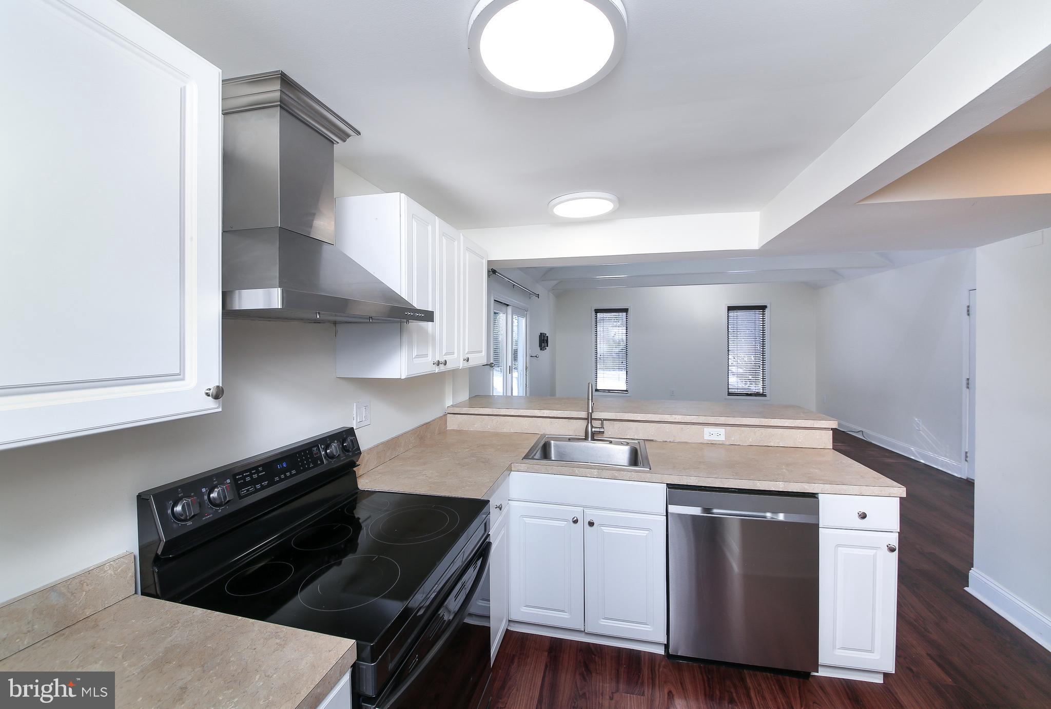 424 Lynbrooke Road Springfield, PA 19064 - Photo 8 of 29