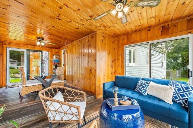 $474,999 | 28 Alton Avenue, Cumberland, RI 02864