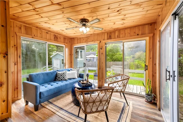 $474,999 | 28 Alton Avenue, Cumberland, RI 02864