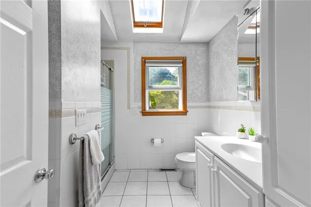 $474,999 | 28 Alton Avenue, Cumberland, RI 02864