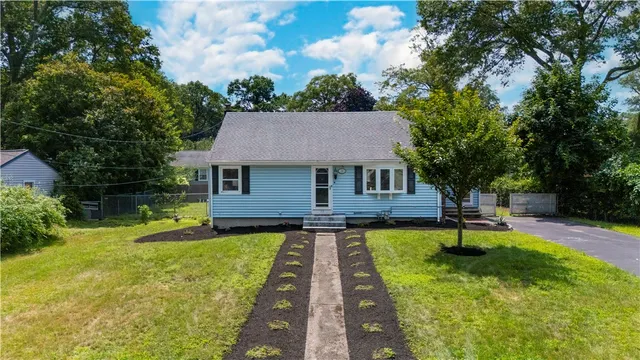 $474,999 | 28 Alton Avenue, Cumberland, RI 02864