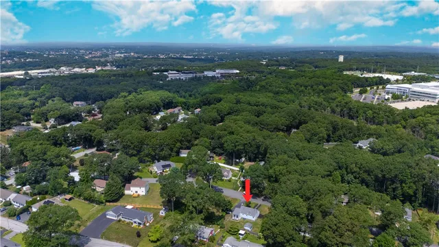$474,999 | 28 Alton Avenue, Cumberland, RI 02864