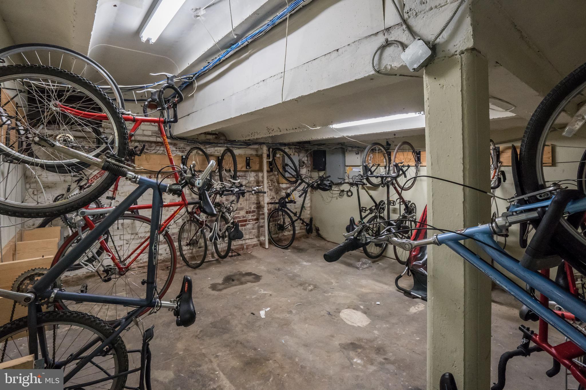 1401 Columbia Road Northwest, Unit 215 Washington, DC 20009 - Photo 27 of 31