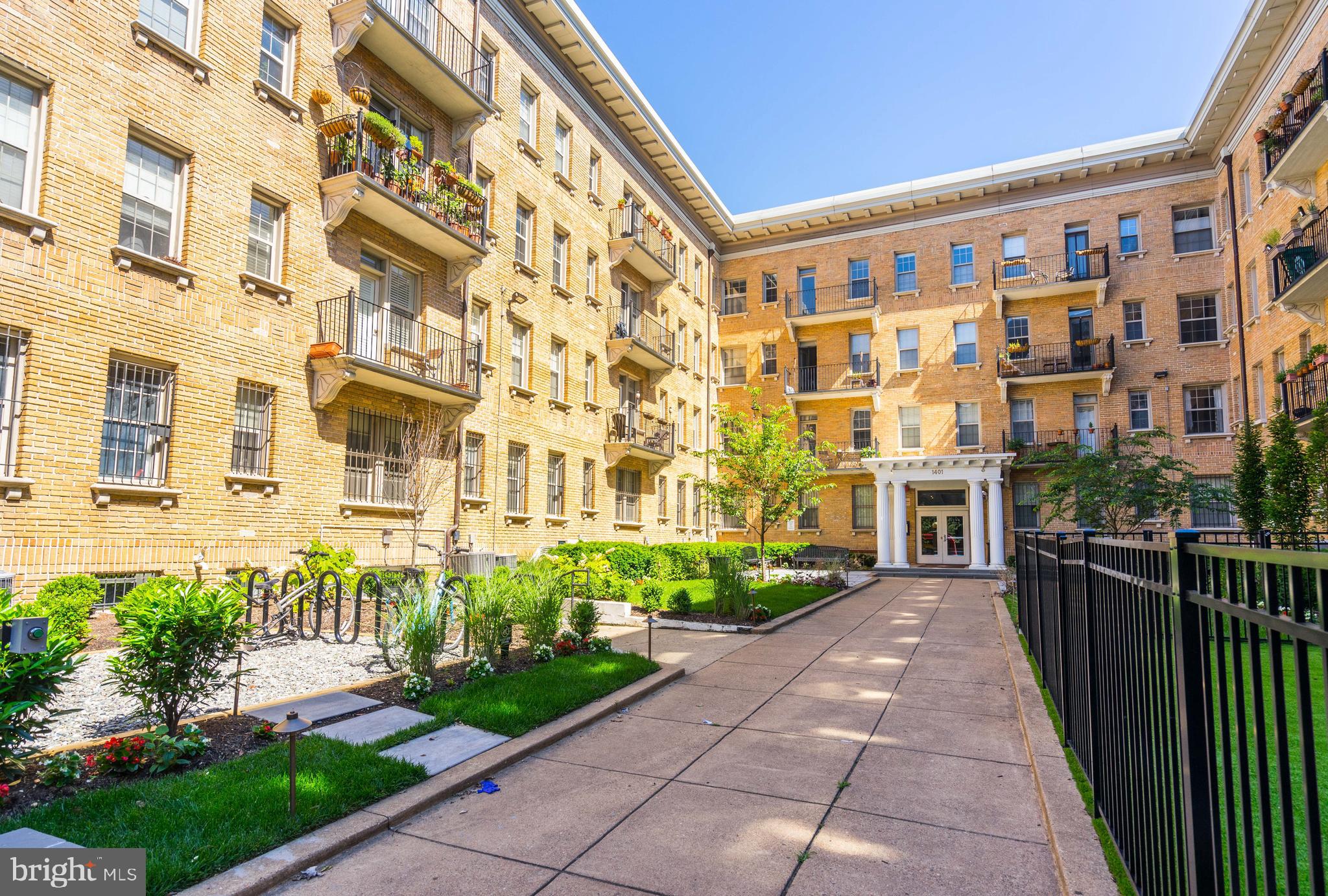 1401 Columbia Road Northwest, Unit 215 Washington, DC 20009 - Photo 3 of 31