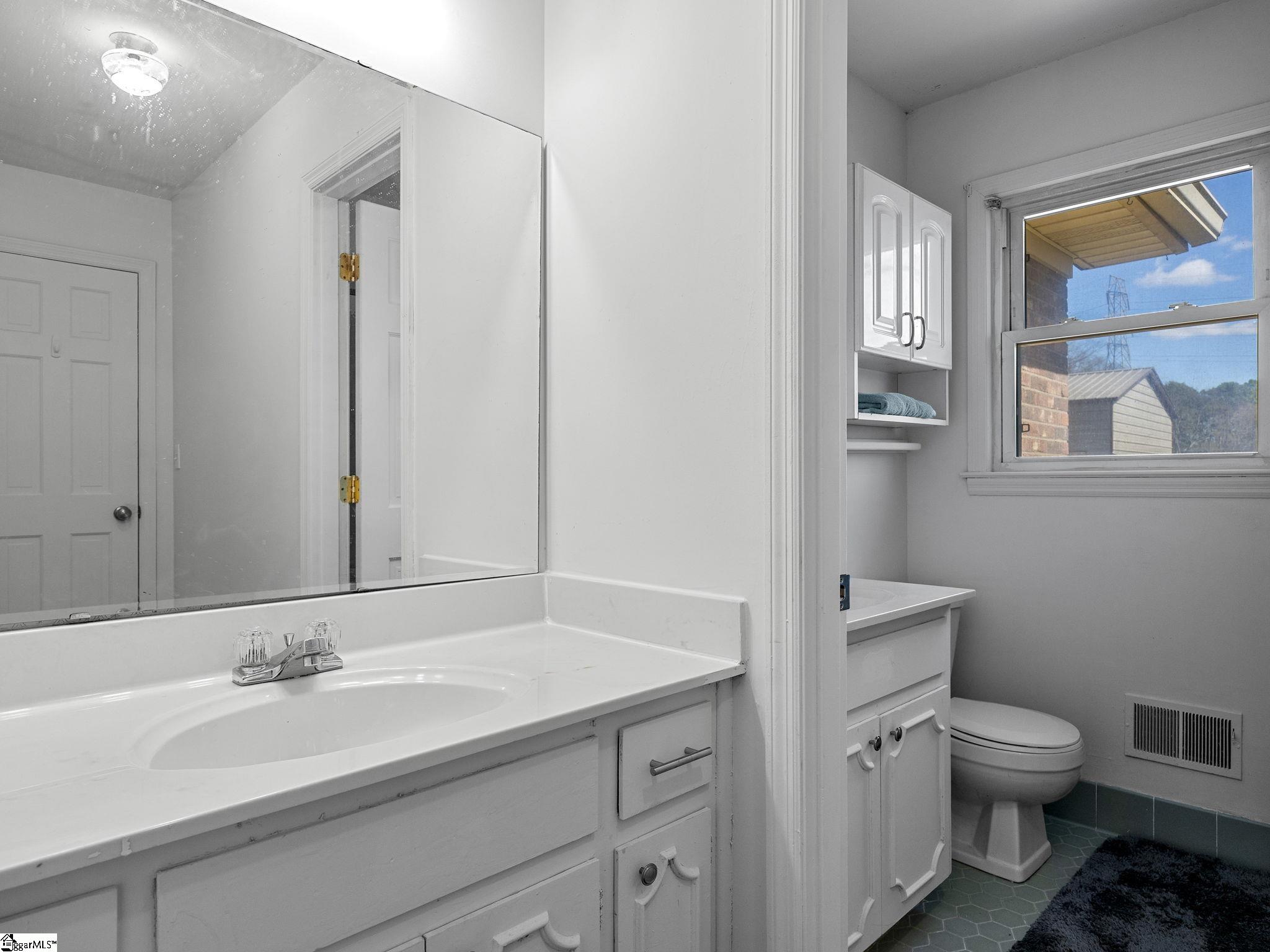 304 Mitchell Road Greenville, SC 29615 - Photo 15 of 36 Gallery Image 15