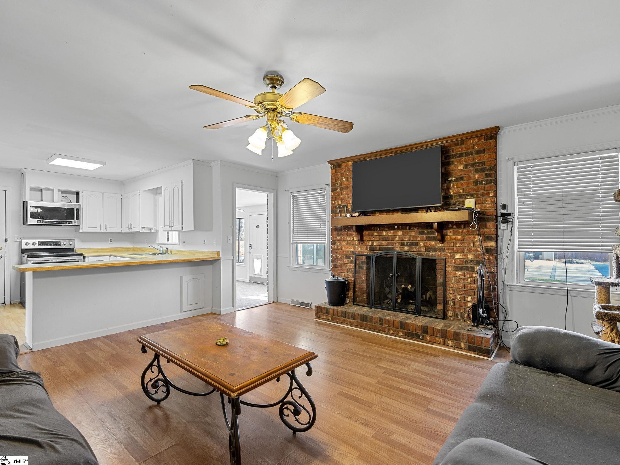 304 Mitchell Road Greenville, SC 29615 - Photo 7 of 36 Gallery Image 7