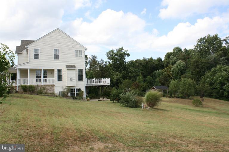 8439 Den Circle King George, VA 22485 - Photo 30 of 30 Side view from property line