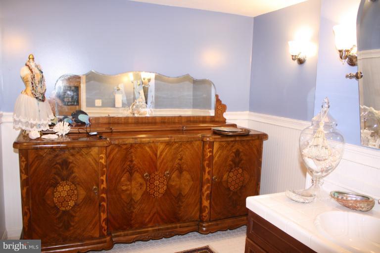 8439 Den Circle King George, VA 22485 - Photo 6 of 30 Huge 1/2 bath with room for shower & tub