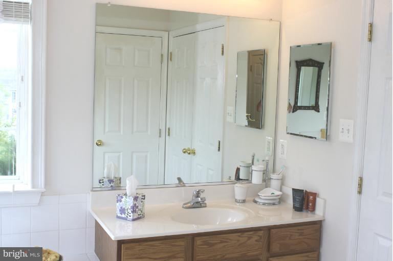 8439 Den Circle King George, VA 22485 - Photo 10 of 30 His Vanity