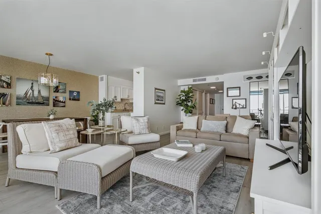 $1,690,000 | 1750 Avenida Del Mundo, Unit 601, Coronado, CA 92118