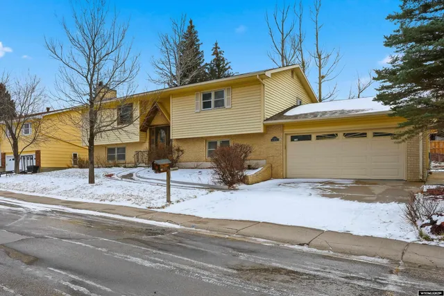 $330,000 | 3521 East 18th Street, Casper, WY 82609