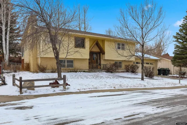 $330,000 | 3521 East 18th Street, Casper, WY 82609
