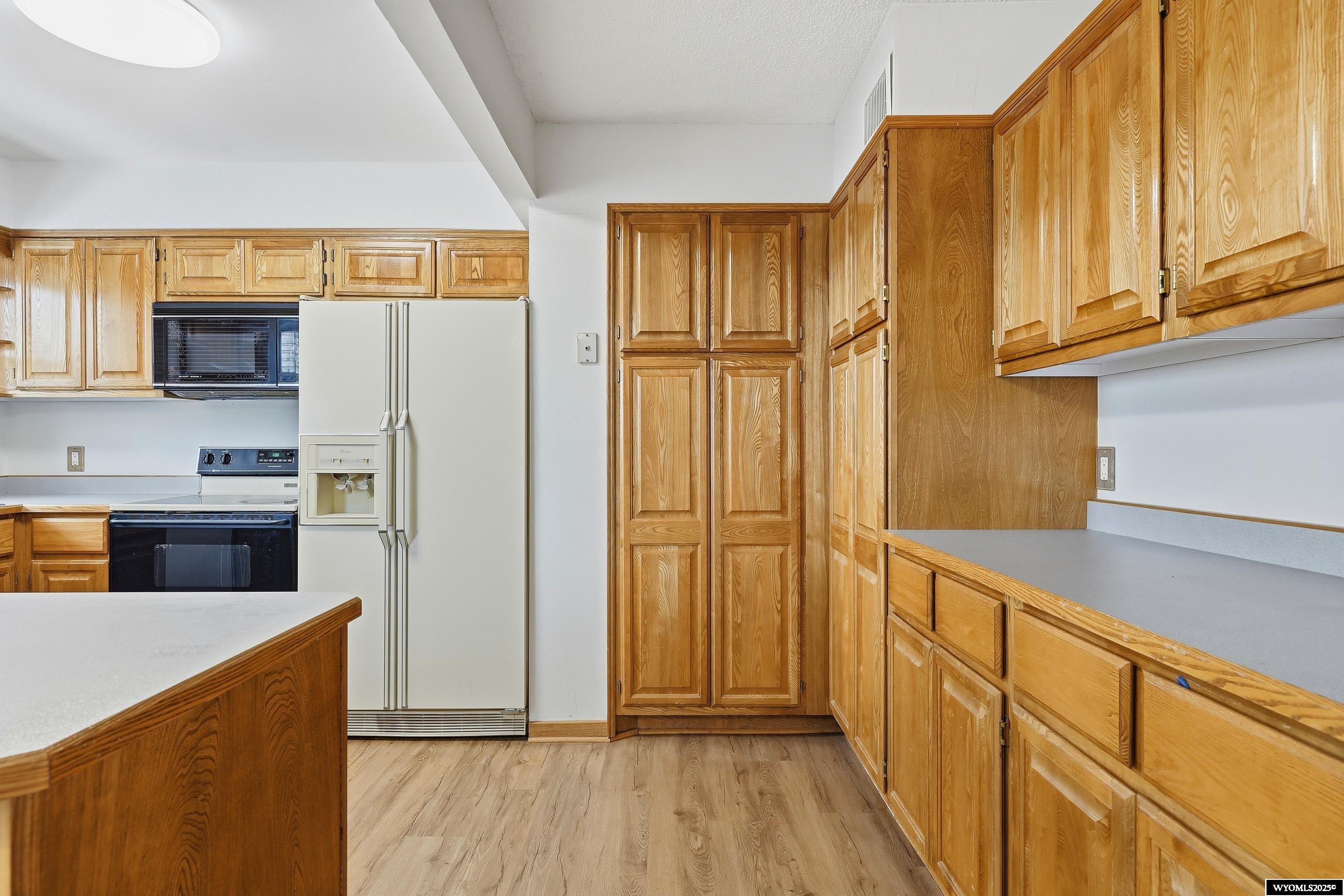 3521 East 18th Street Casper, WY 82609 - Photo 3 of 22